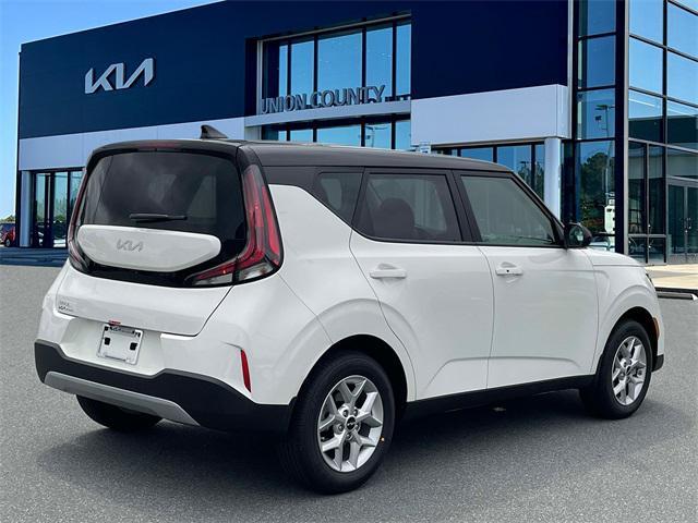 new 2025 Kia Soul car, priced at $24,093
