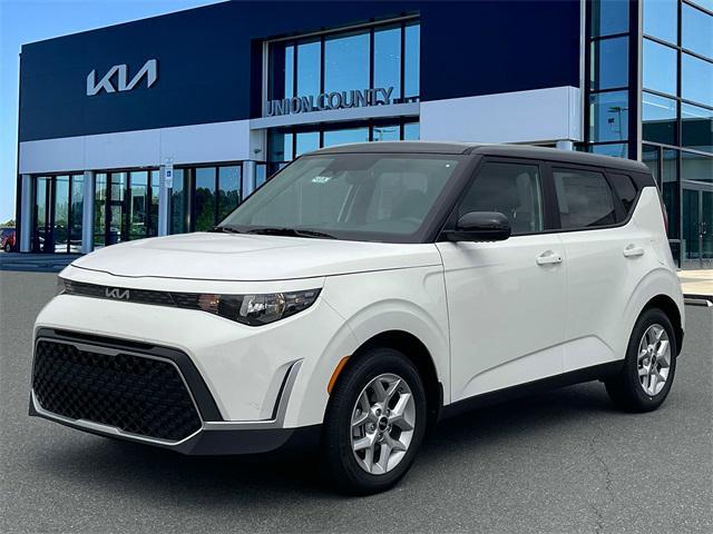 new 2025 Kia Soul car, priced at $24,093