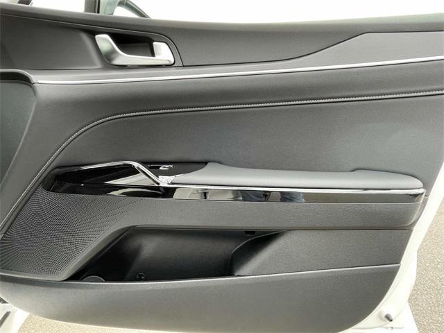 new 2025 Kia K5 car, priced at $27,952