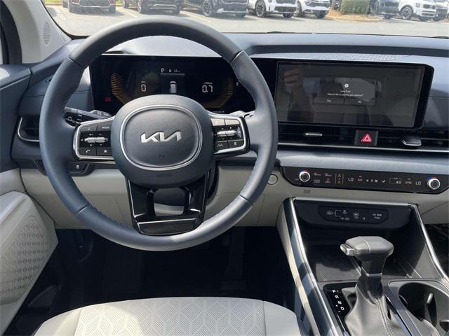 new 2025 Kia Carnival car, priced at $40,670