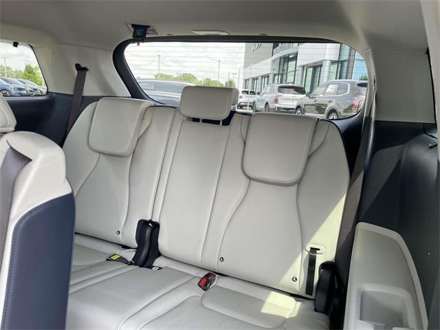 new 2025 Kia Carnival car, priced at $40,670
