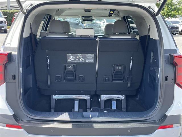 new 2025 Kia Carnival car, priced at $40,670