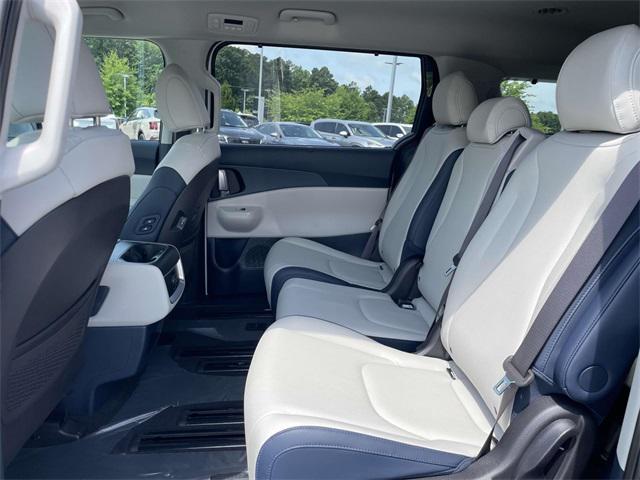 new 2025 Kia Carnival car, priced at $40,670