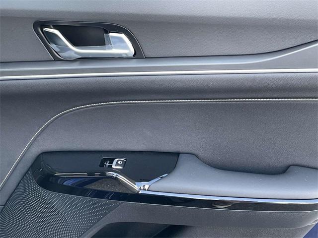 new 2025 Kia K5 car, priced at $27,954