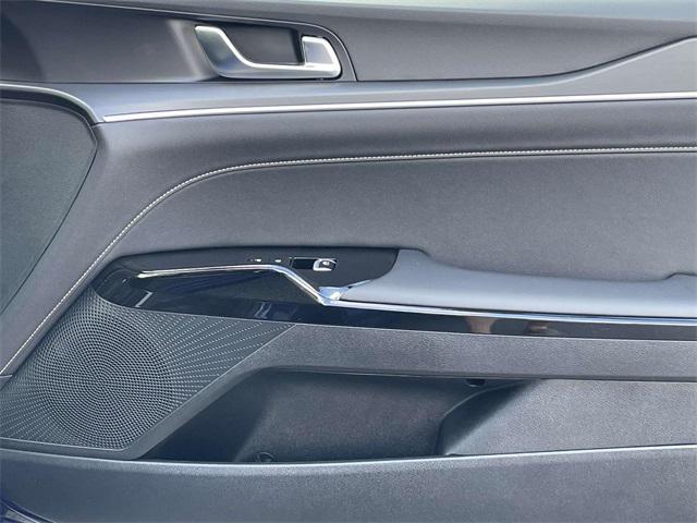 new 2025 Kia K5 car, priced at $27,954