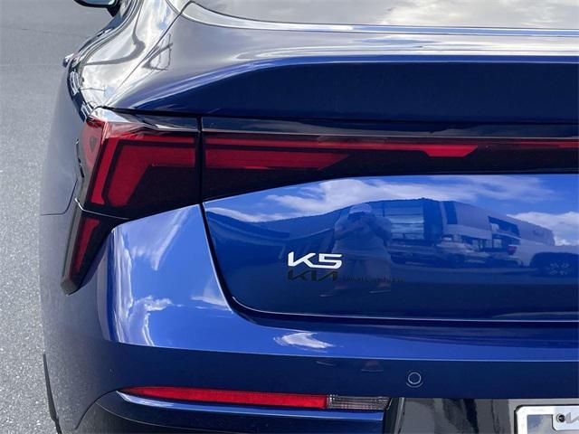 new 2025 Kia K5 car, priced at $27,954