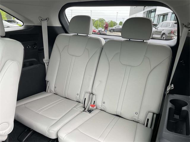 new 2025 Kia Sorento car, priced at $38,127