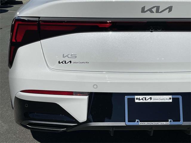 new 2025 Kia K5 car, priced at $27,952