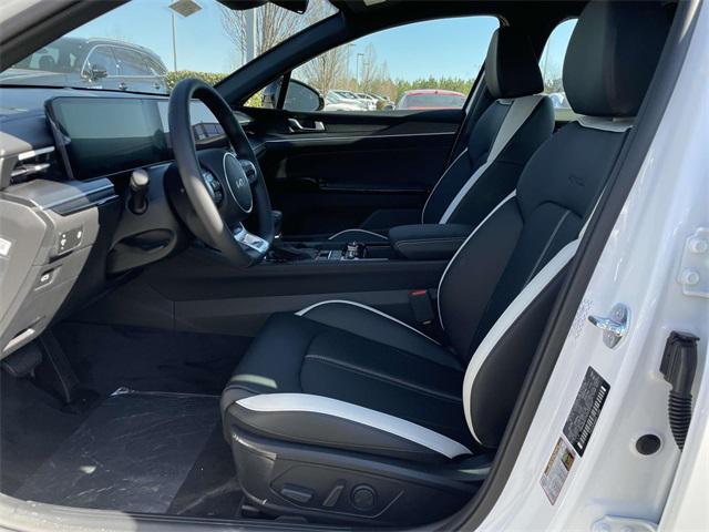 new 2025 Kia K5 car, priced at $27,952