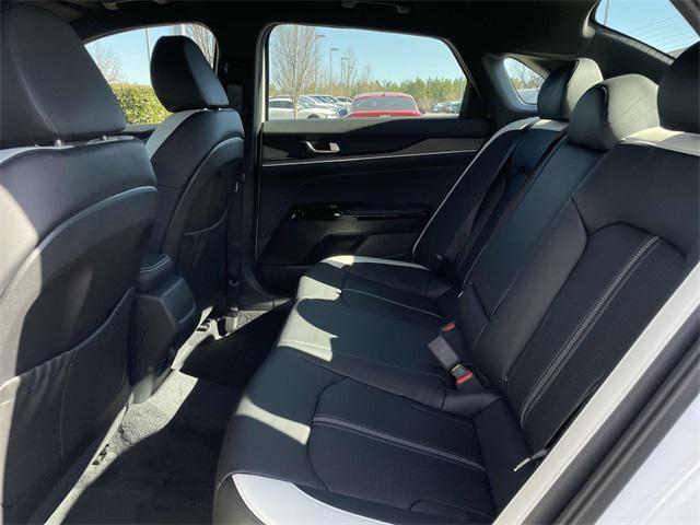 new 2025 Kia K5 car, priced at $27,952