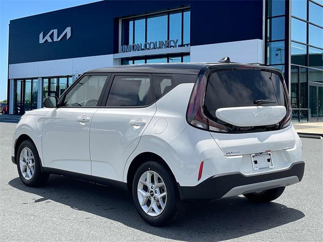 new 2025 Kia Soul car, priced at $24,093