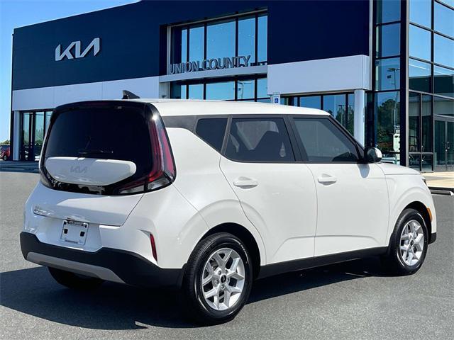 new 2025 Kia Soul car, priced at $20,935