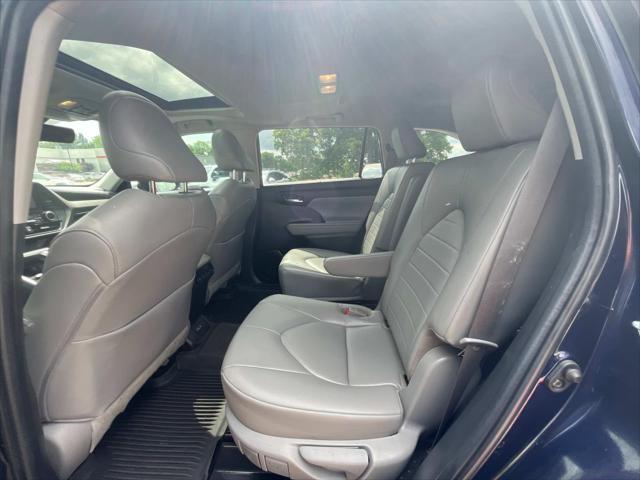 used 2023 Toyota Highlander car, priced at $39,899