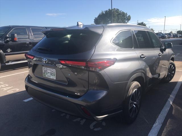 used 2020 Toyota Highlander car, priced at $31,545