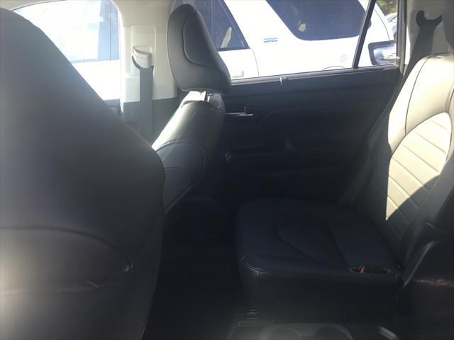 used 2020 Toyota Highlander car, priced at $31,545