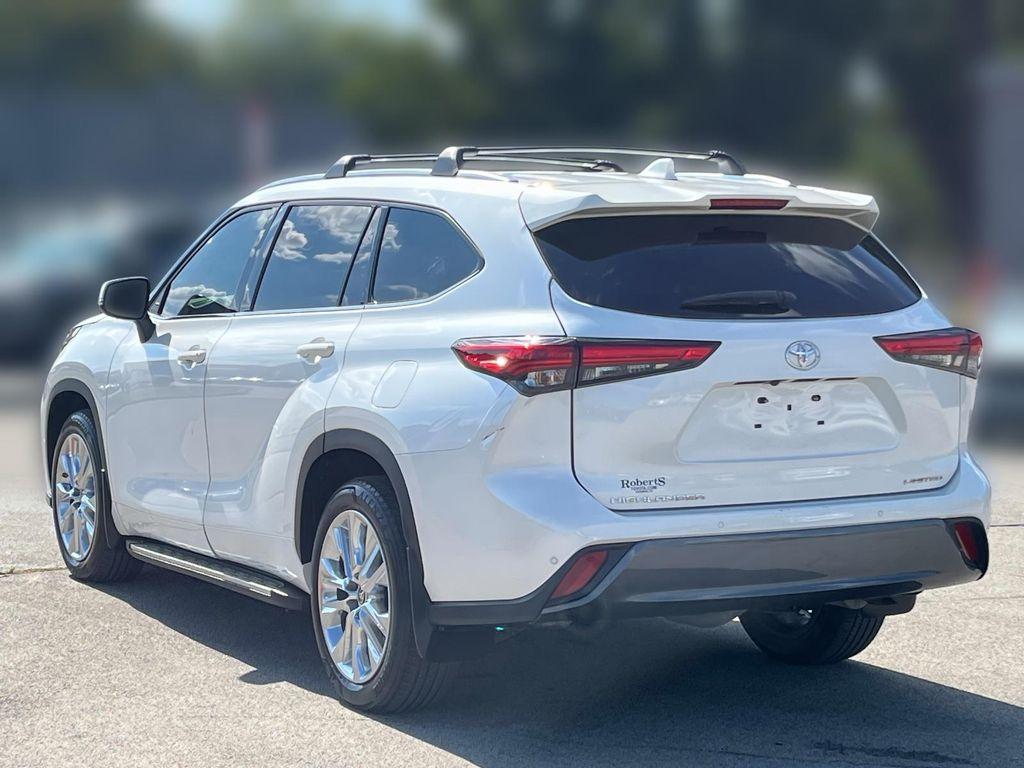 used 2021 Toyota Highlander car, priced at $37,796