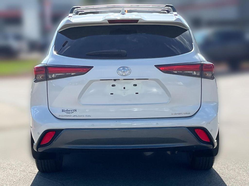 used 2021 Toyota Highlander car, priced at $37,796