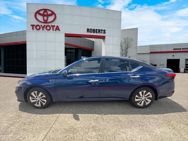 used 2019 Nissan Altima car, priced at $13,999