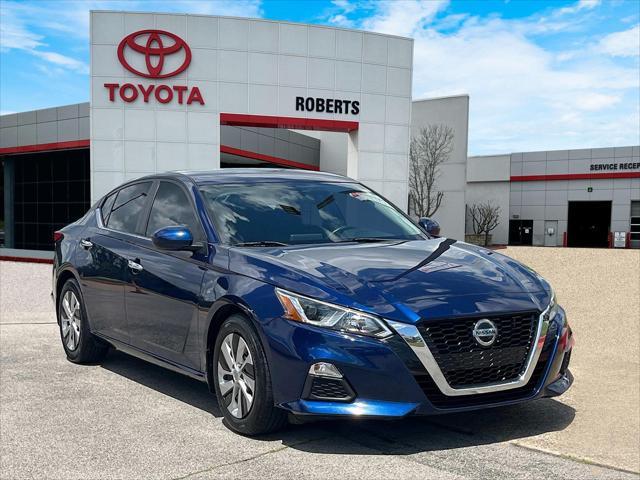 used 2019 Nissan Altima car, priced at $13,999
