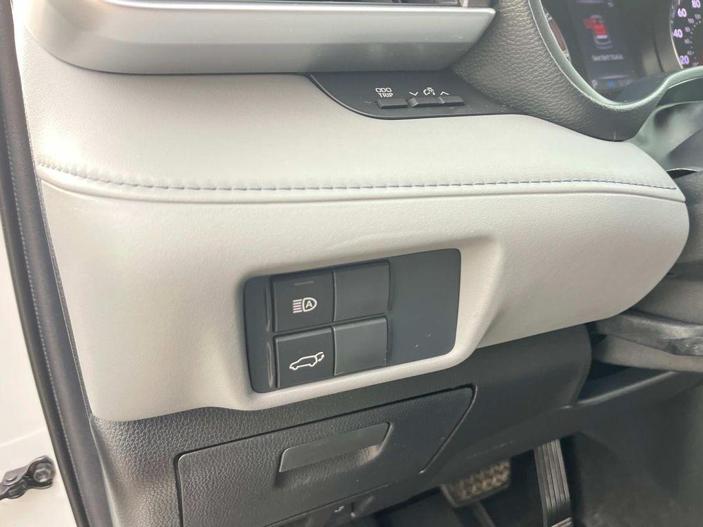 used 2020 Toyota Highlander car, priced at $29,724