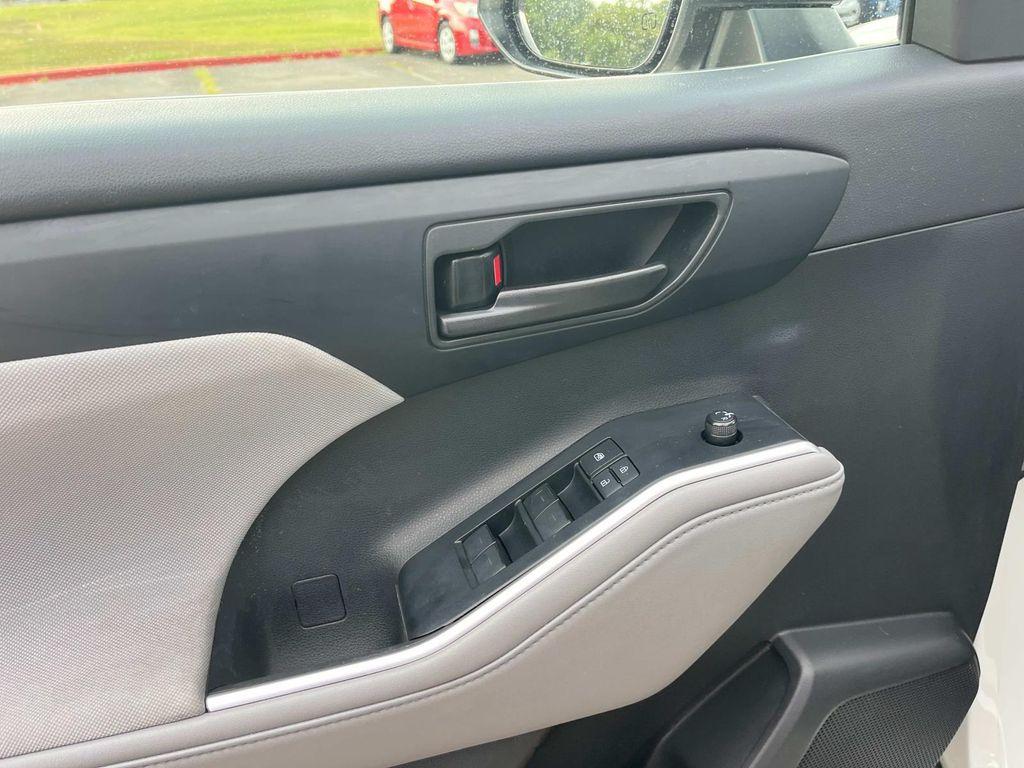 used 2020 Toyota Highlander car, priced at $29,724