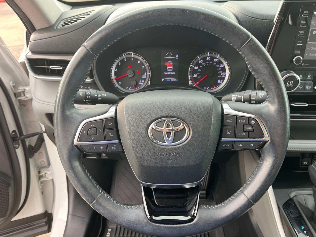 used 2020 Toyota Highlander car, priced at $29,724