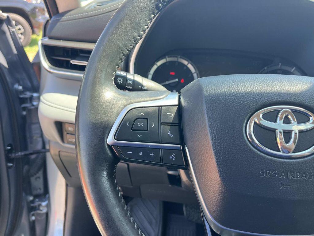 used 2020 Toyota Highlander car, priced at $32,900