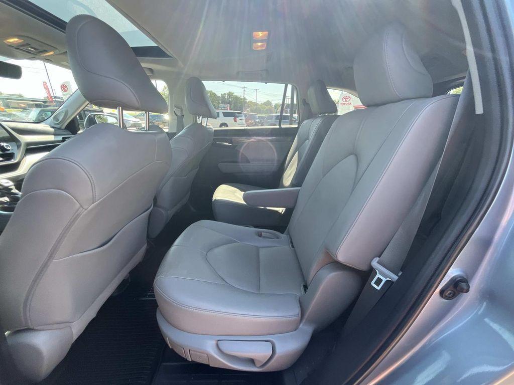 used 2020 Toyota Highlander car, priced at $32,900