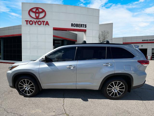 used 2018 Toyota Highlander car, priced at $25,900