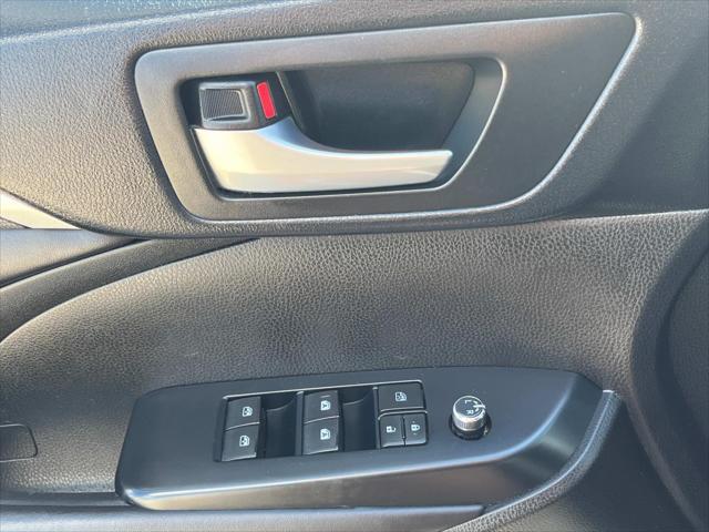 used 2018 Toyota Highlander car, priced at $25,900