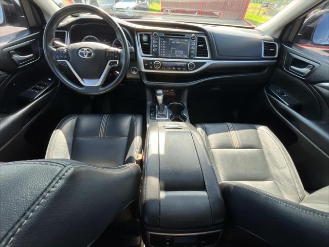 used 2018 Toyota Highlander car, priced at $25,900