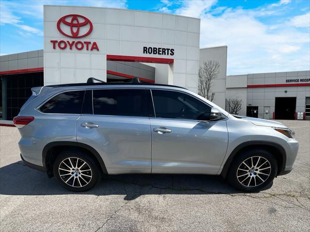 used 2018 Toyota Highlander car, priced at $25,900