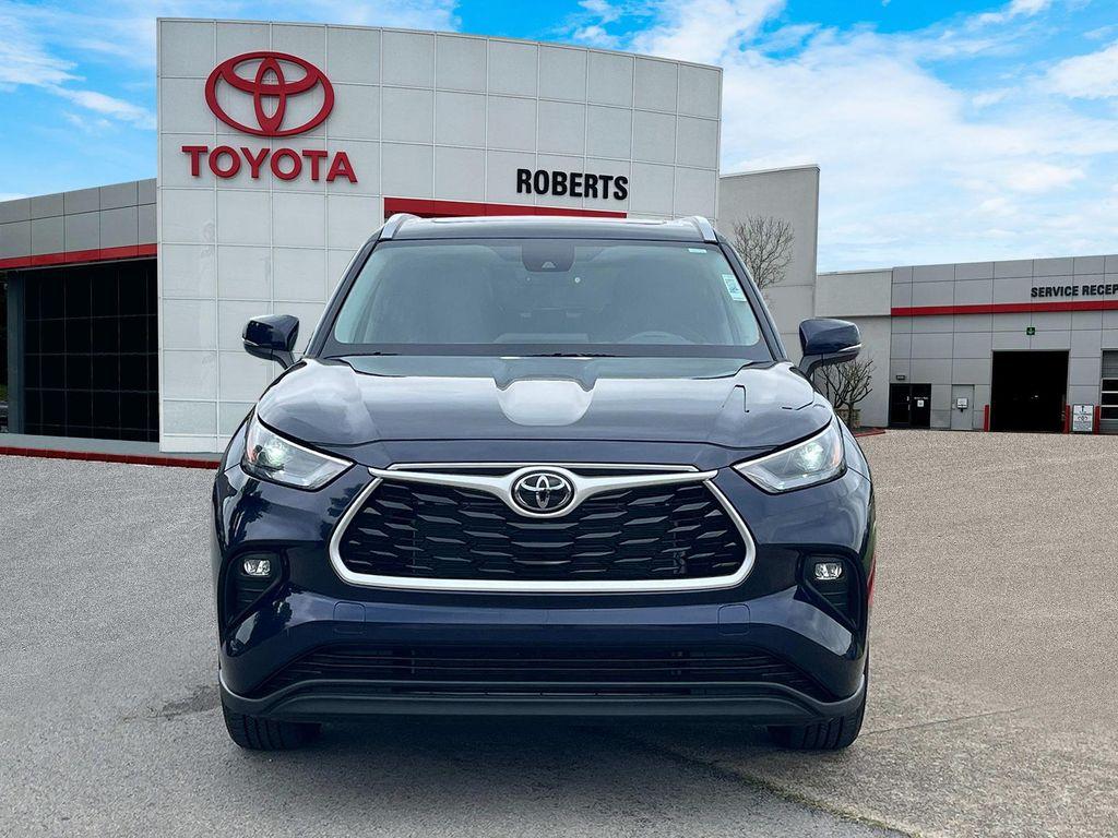 used 2024 Toyota Highlander car, priced at $41,299