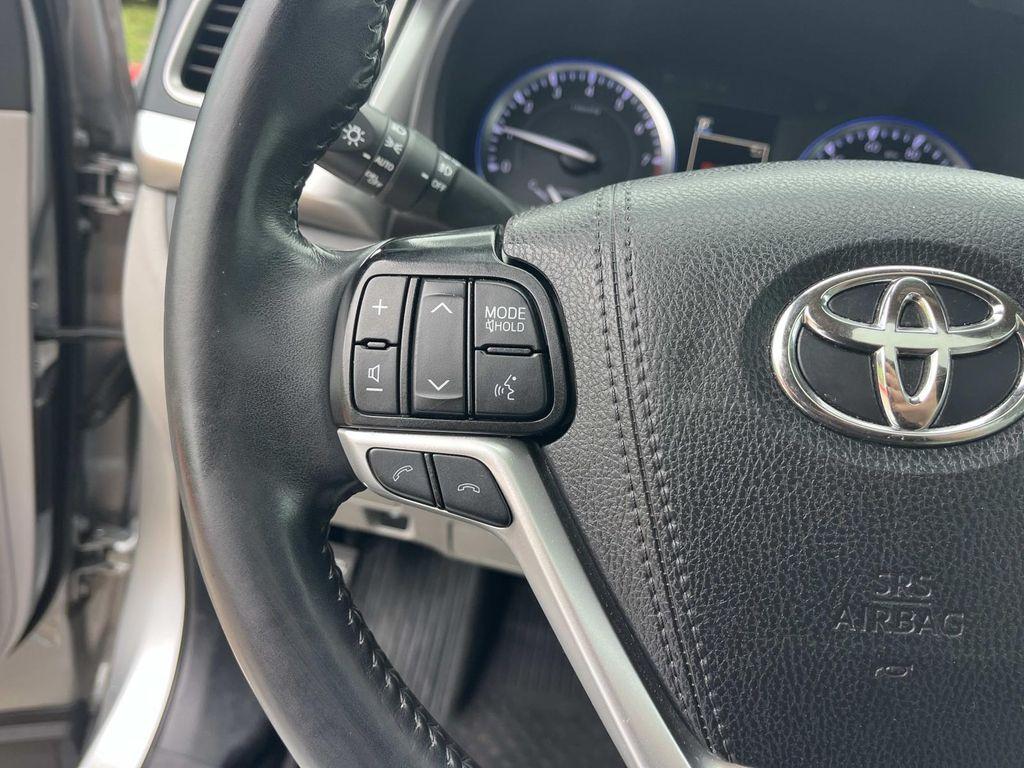 used 2019 Toyota Highlander car, priced at $29,995