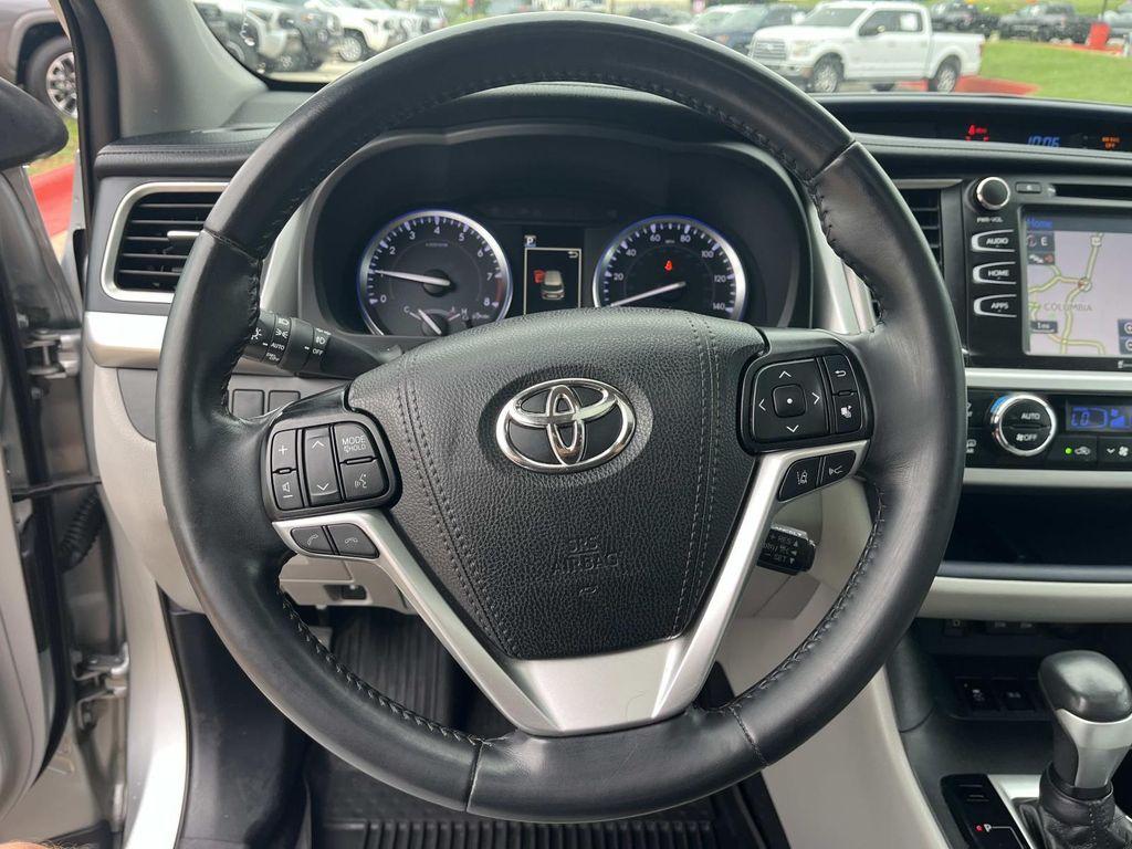 used 2019 Toyota Highlander car, priced at $29,995