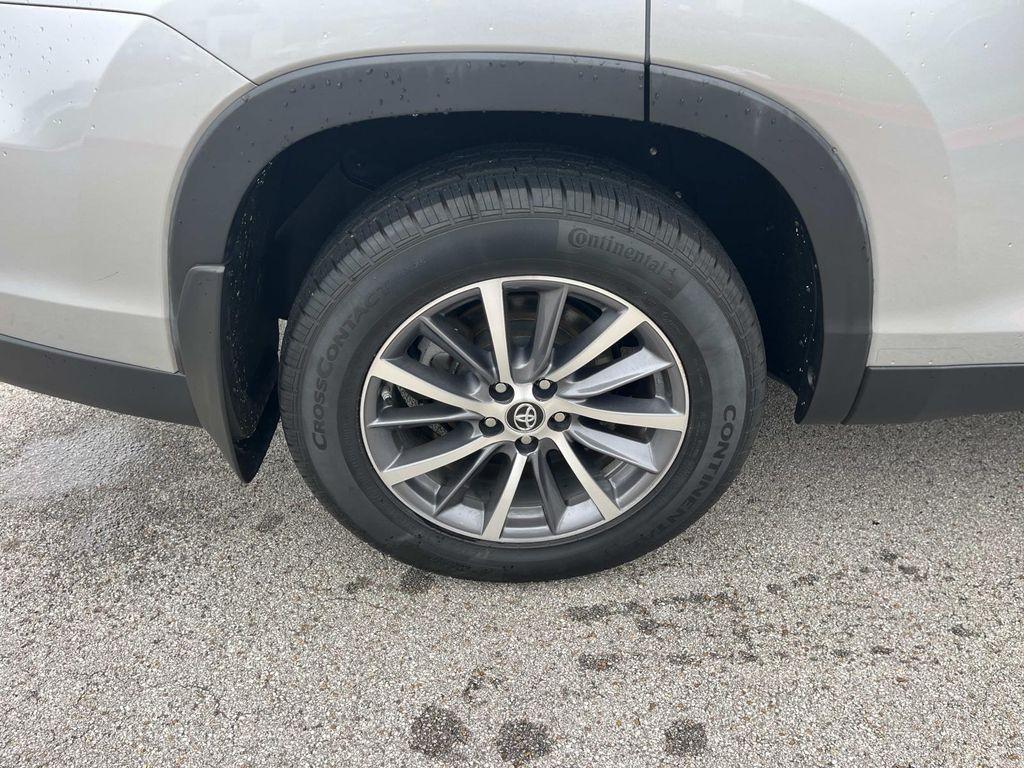 used 2019 Toyota Highlander car, priced at $29,995