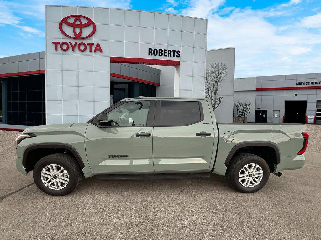 new 2024 Toyota Tundra car