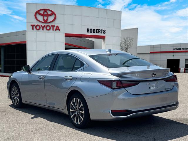 used 2022 Lexus ES 300h car, priced at $35,999