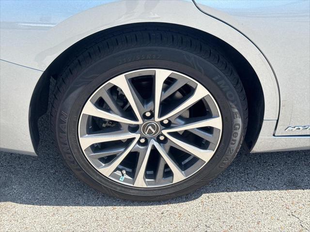 used 2022 Lexus ES 300h car, priced at $35,999
