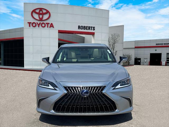 used 2022 Lexus ES 300h car, priced at $35,999