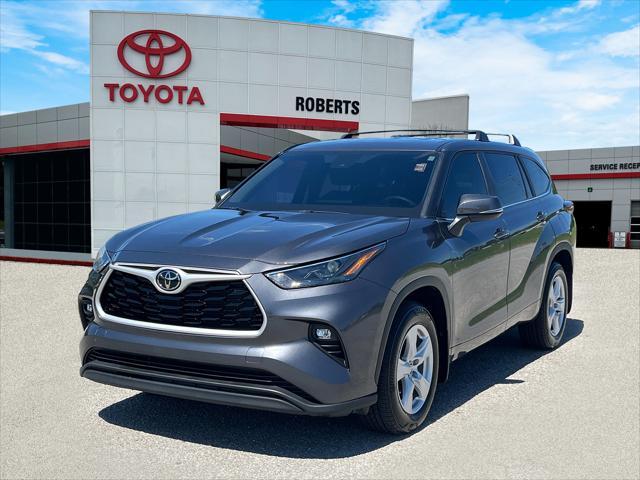 used 2024 Toyota Highlander car, priced at $43,499