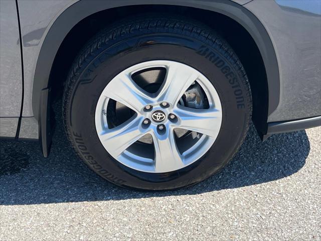 used 2024 Toyota Highlander car, priced at $43,499