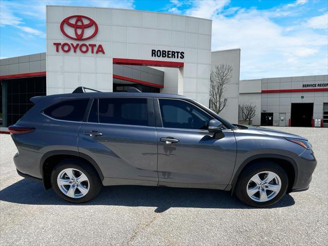 used 2024 Toyota Highlander car, priced at $43,499