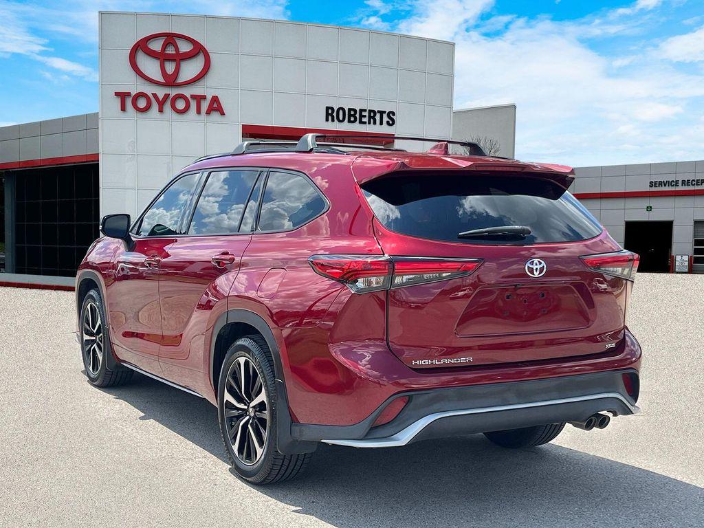 used 2021 Toyota Highlander car, priced at $30,299