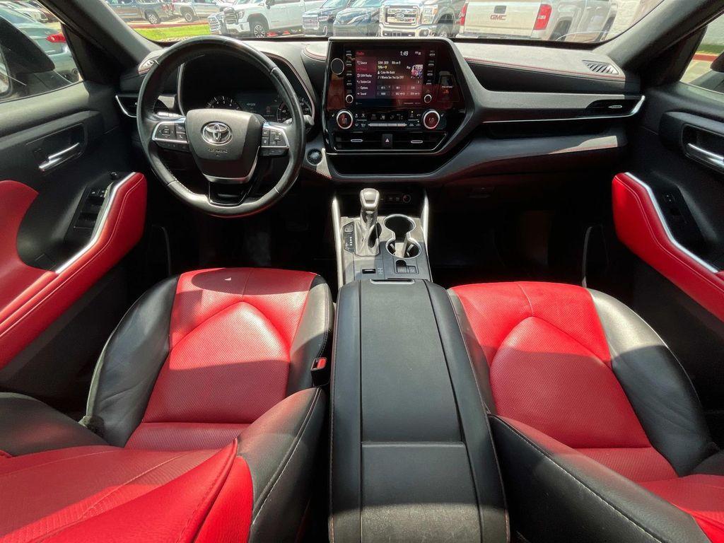 used 2021 Toyota Highlander car, priced at $30,299