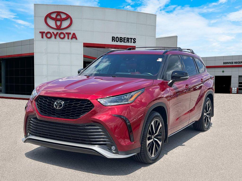 used 2021 Toyota Highlander car, priced at $30,299