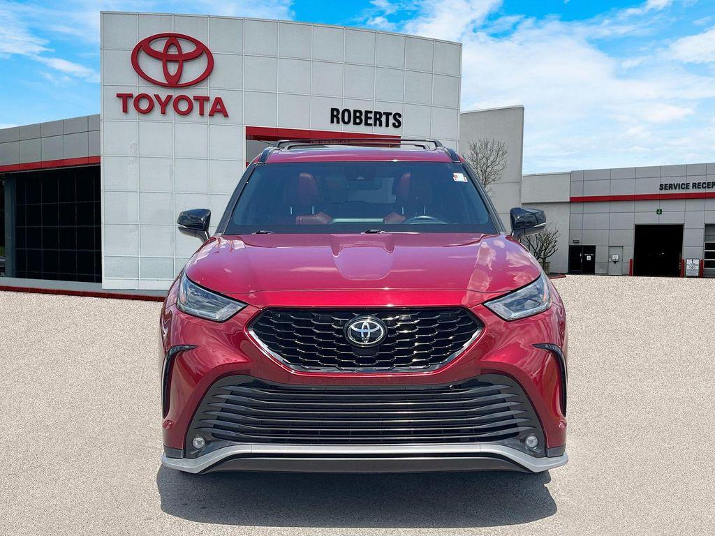 used 2021 Toyota Highlander car, priced at $30,299