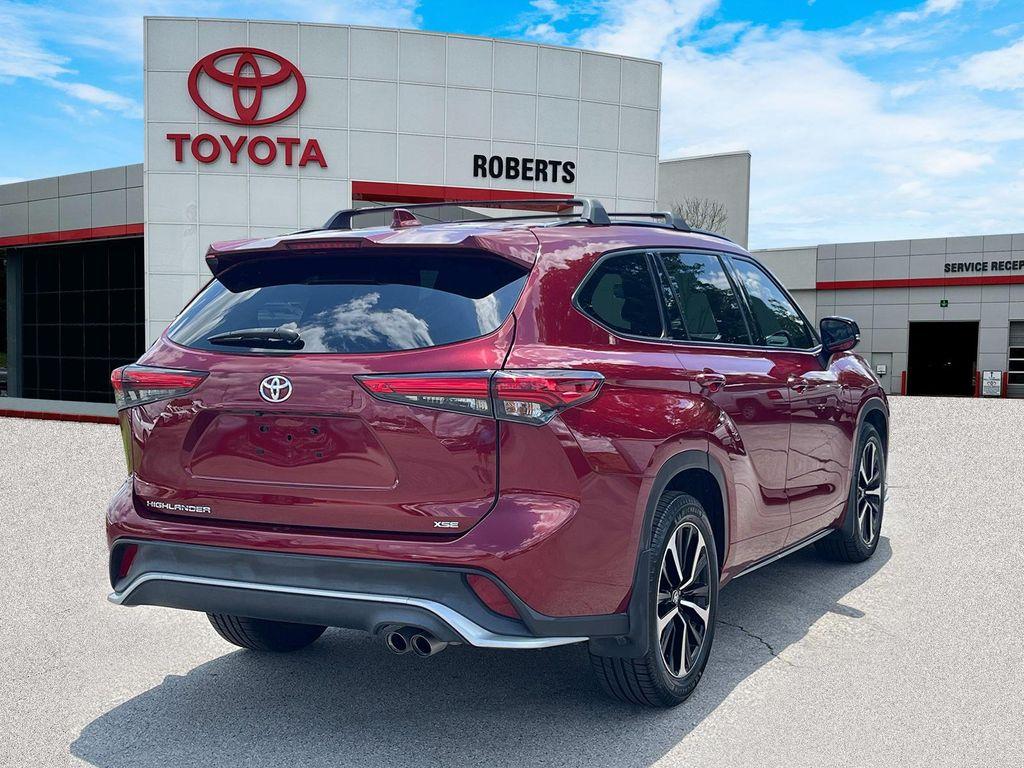used 2021 Toyota Highlander car, priced at $30,299