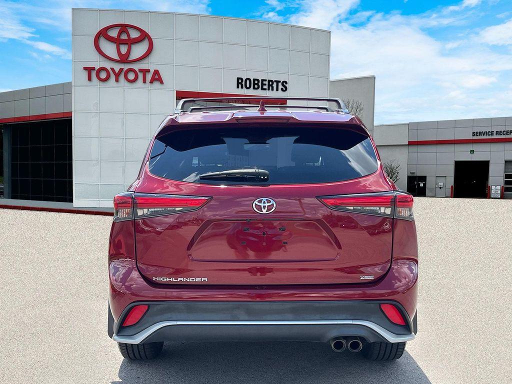 used 2021 Toyota Highlander car, priced at $30,299