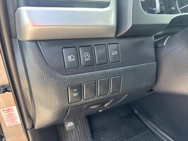 used 2019 Toyota Highlander car, priced at $25,899